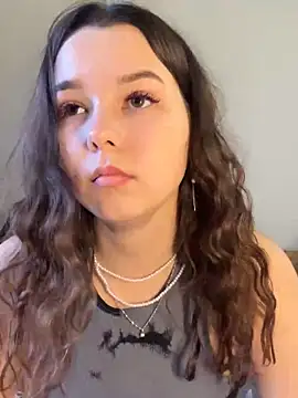 PoppyRobinson online show from January 18, 11:11 am