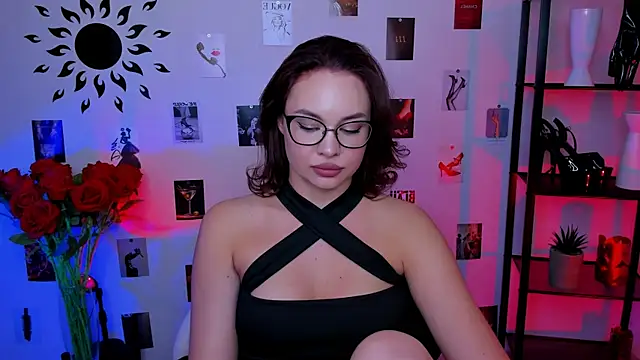 JaneWyatt online show from March 4, 11:29 am