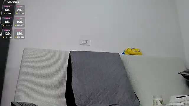 Snapshot of gigilovedback chatting on September 23, 12:02 am gigilovedback online show from September 23, 12:02 am