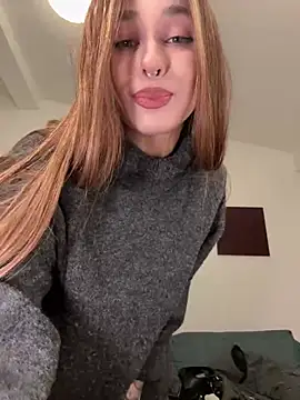 Snapshot of Cherry____Pie chatting on February 8, 7:49 pm Cherry    Pie online show from February 8, 7:49 pm