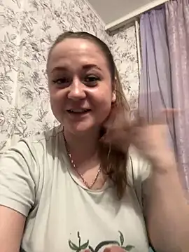 LizzyShine online show from March 3, 9:15 pm