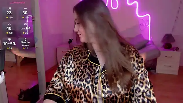 LizzyShine online show from March 7, 8:44 pm