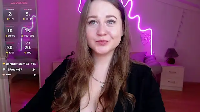 LizzyShine online show from March 16, 8:00 pm