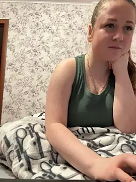 LizzyShine online show from March 18, 7:10 pm