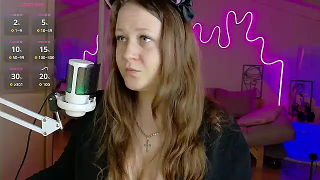 LizzyShine online show from October 5, 5:00 pm