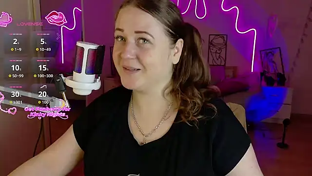 LizzyShine online show from November 6, 4:30 pm