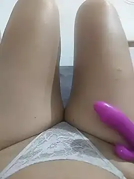 Snapshot of yasmin6 chatting on January 4, 9:31 pm yasmin6 online show from January 4, 9:31 pm