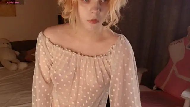 Snapshot of Emily_relish chatting on November 21, 1:10 pm Emily relish online show from November 21, 1:10 pm