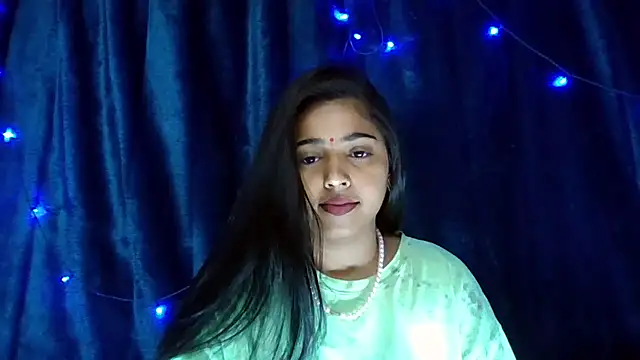 Snapshot of Sweet-Rani chatting on March 3, 1:31 am Sweet-Rani online show from March 3, 1:31 am