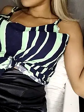 Snapshot of fofinhaa12 chatting on March 22, 10:37 pm fofinhaa12 online show from March 22, 10:37 pm