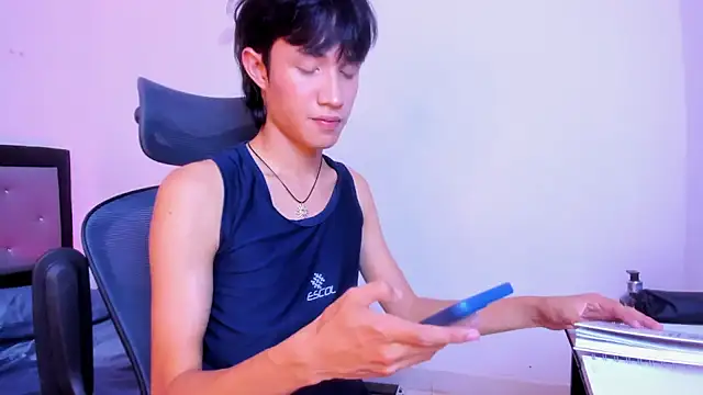 Snapshot of Johhan__Lee chatting on February 12, 7:56 pm Johhan Lee online show from February 12, 7:56 pm