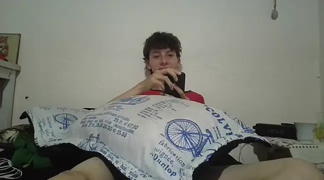 Snapshot of Dylan_desire_ chatting on January 20, 11:10 pm Dylan desire online show from January 20, 11:10 pm