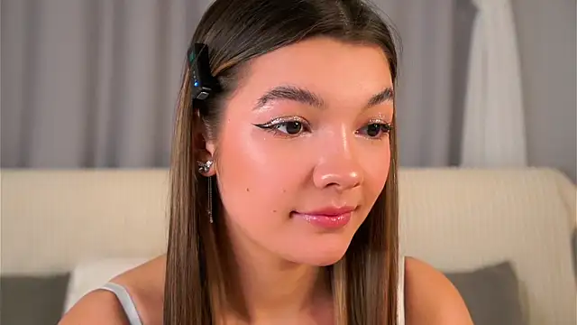 VeronaAppleberry online show from September 10, 11:10 am