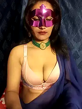 Stripy Doll online show from December 15, 8:04 pm