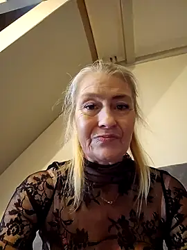 Snapshot of lisalustjouw chatting on January 9, 12:19 pm lisalustjouw online show from January 9, 12:19 pm