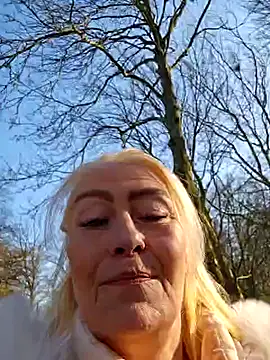 Snapshot of lisalustjouw chatting on March 7, 1:40 pm lisalustjouw online show from March 7, 1:40 pm