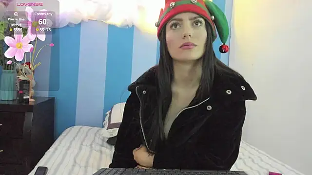 Snapshot of britny_clouds chatting on December 4, 3:10 pm britny clouds online show from December 4, 3:10 pm