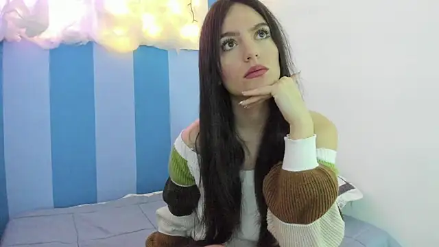 Snapshot of britny_clouds chatting on December 7, 1:51 pm britny clouds online show from December 7, 1:51 pm