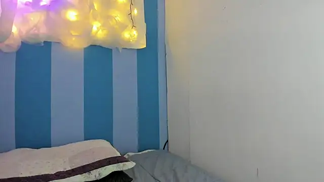 Snapshot of britny_clouds chatting on December 10, 12:16 pm britny clouds online show from December 10, 12:16 pm