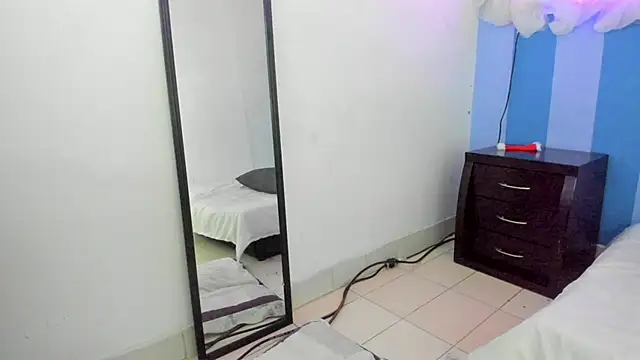 Snapshot of britny_clouds chatting on December 28, 4:09 pm britny clouds online show from December 28, 4:09 pm