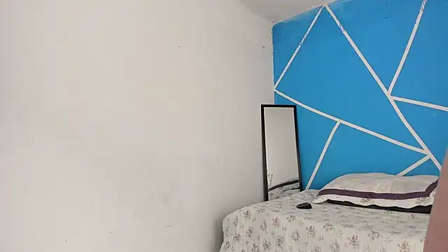 Snapshot of britny_clouds chatting on January 23, 7:18 pm britny clouds online show from January 23, 7:18 pm