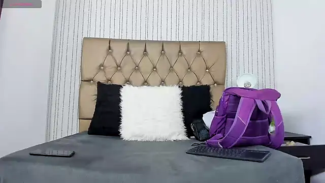 Snapshot of veneno_hot chatting on February 7, 1:32 pm veneno hot online show from February 7, 1:32 pm