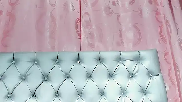 Snapshot of veneno_hot chatting on September 23, 12:52 pm veneno hot online show from September 23, 12:52 pm