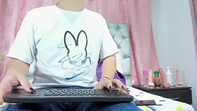 Snapshot of veneno_hot chatting on November 19, 12:49 pm veneno hot online show from November 19, 12:49 pm