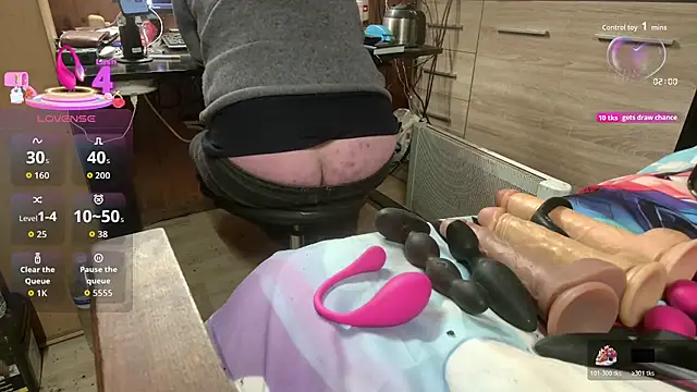 misteryman1956 online show from December 1, 7:35 am