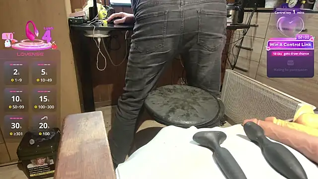 misteryman1956 online show from February 3, 6:40 am