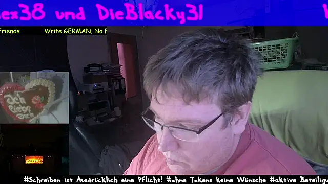 Snapshot of der_alex38 chatting on March 19, 8:22 pm der alex38 online show from March 19, 8:22 pm
