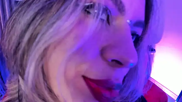 Snapshot of delilah_fix chatting on February 16, 9:22 pm delilah fix online show from February 16, 9:22 pm