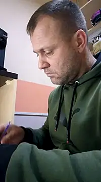 Snapshot of Crek666 chatting on December 21, 1:32 pm Crek666 online show from December 21, 1:32 pm