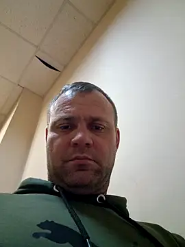 Snapshot of Crek666 chatting on February 1, 4:44 pm Crek666 online show from February 1, 4:44 pm