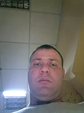 Snapshot of Crek666 chatting on February 3, 5:29 am Crek666 online show from February 3, 5:29 am