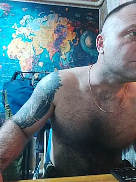 Snapshot of Crek666 chatting on December 14, 9:25 am Crek666 online show from December 14, 9:25 am