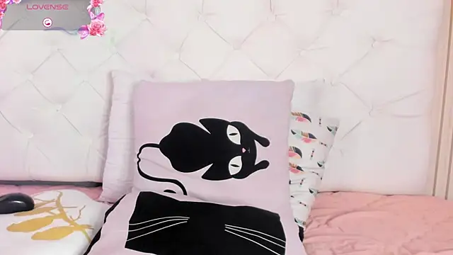 nicole  parker1 online show from January 10, 3:37 pm