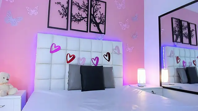 Snapshot of RenataJhonson_ chatting on February 28, 4:43 am RenataJhonson online show from February 28, 4:43 am