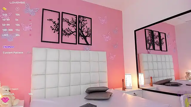 Snapshot of RenataJhonson_ chatting on March 8, 8:22 am RenataJhonson online show from March 8, 8:22 am