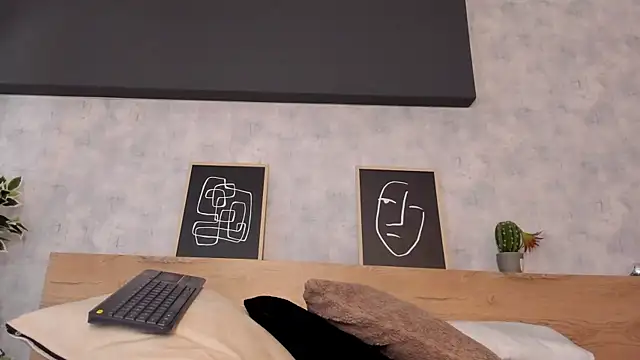 karina gomez 18 online show from April 2, 11:30 am