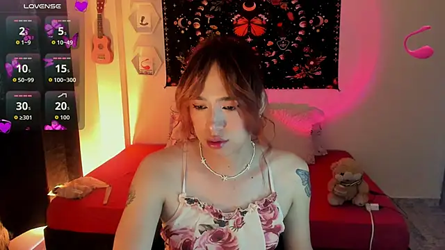Snapshot of sophieMarshall01 chatting on September 15, 5:13 pm sophieMarshall01 online show from September 15, 5:13 pm