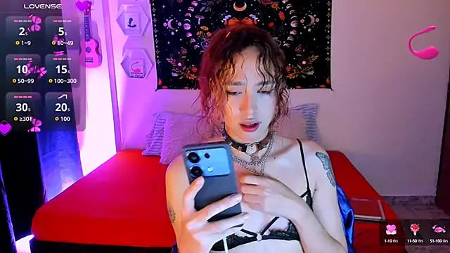 Snapshot of sophieMarshall01 chatting on October 1, 10:05 pm sophieMarshall01 online show from October 1, 10:05 pm