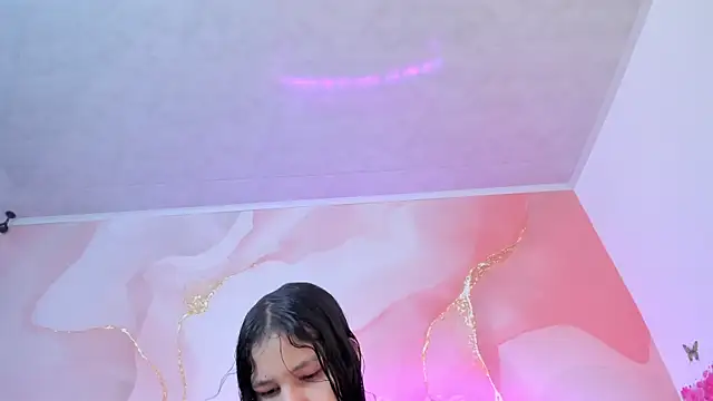 Snapshot of Bella__sweet chatting on January 24, 6:35 pm Bella sweet online show from January 24, 6:35 pm