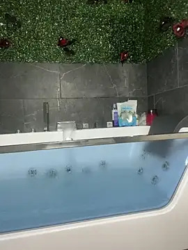 Snapshot of Luluof chatting on February 11, 5:47 am Luluof online show from February 11, 5:47 am