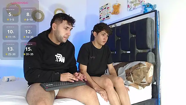 Valerio 22 online show from December 1, 9:09 pm