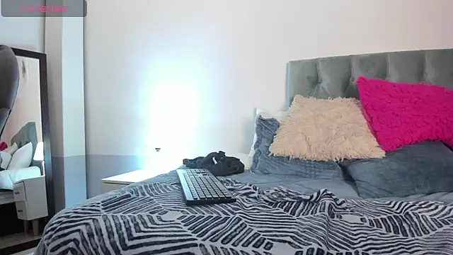 Snapshot of Nami_sunny chatting on March 6, 8:41 am Nami sunny online show from March 6, 8:41 am