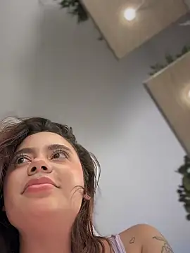 Snapshot of Aryrosee chatting on February 20, 4:18 am Aryrosee online show from February 20, 4:18 am