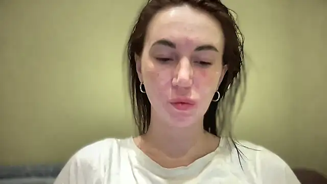 Snapshot of EvilDemon94 chatting on February 18, 6:37 pm EvilDemon94 online show from February 18, 6:37 pm