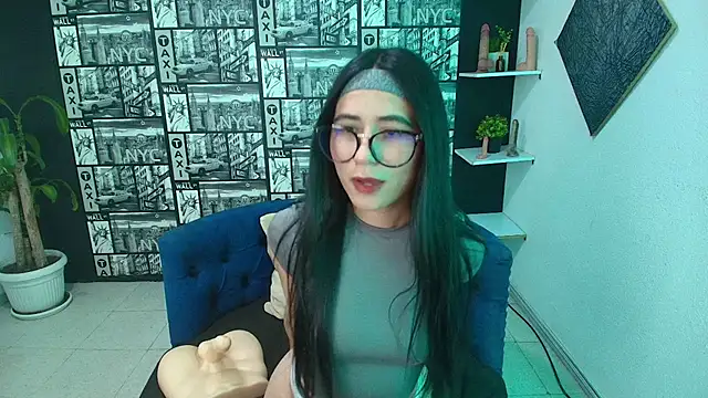 ChloeTurner  online show from November 6, 1:23 pm