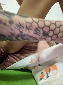 Snapshot of roxi_katty chatting on March 15, 6:03 am roxi katty online show from March 15, 6:03 am